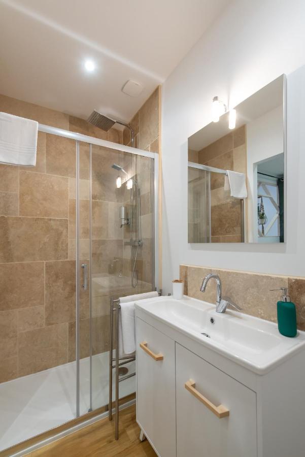 Esprit Jungle Apartment Roanne Bagian luar foto