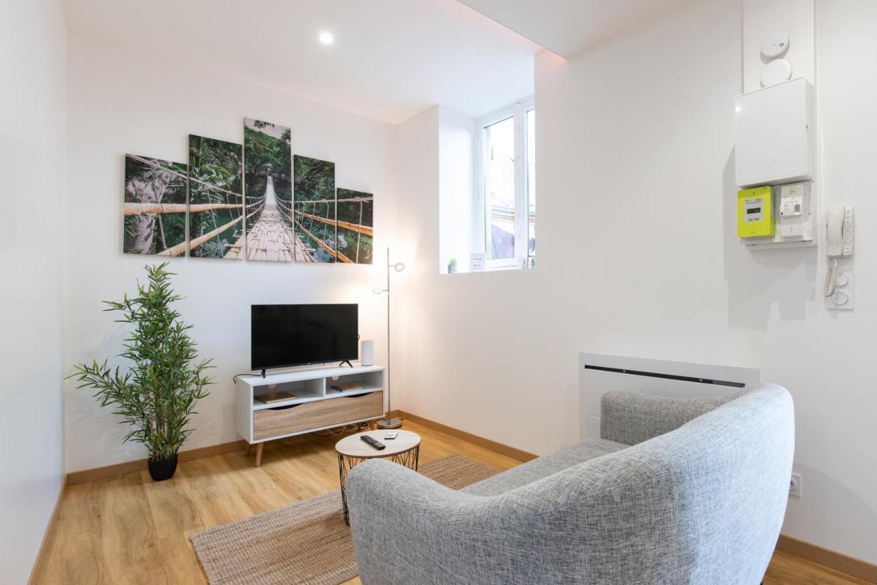 Esprit Jungle Apartment Roanne Bagian luar foto