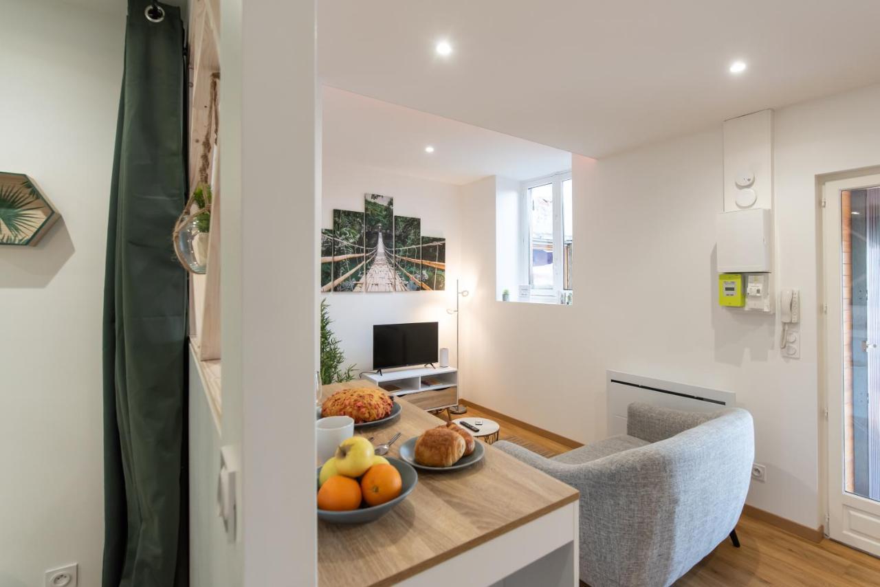 Esprit Jungle Apartment Roanne Bagian luar foto